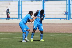 Celebración de Roberto Villamarín tras anotar en Juliaca.