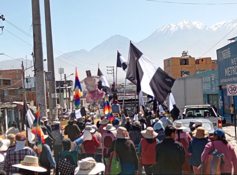Comerciantes de la plataforma Andrés Avelino Cáceres realizan protesta pacífica 