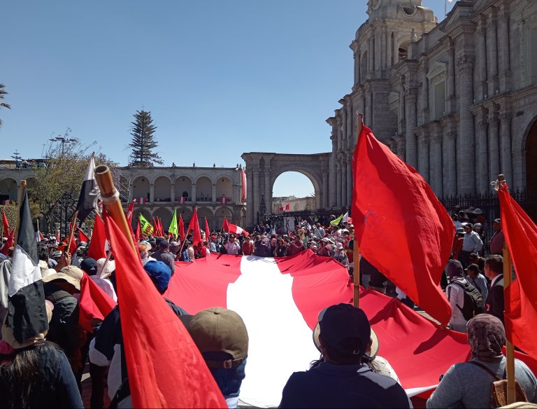 Continúan las protestas contra el gobierno de Dina Boluarte en Arequipa