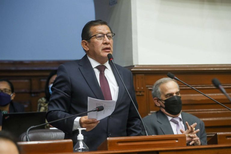 Eduardo Salhuana propone integrar a Waldemar Cerrón en la Mesa Directiva del Congreso