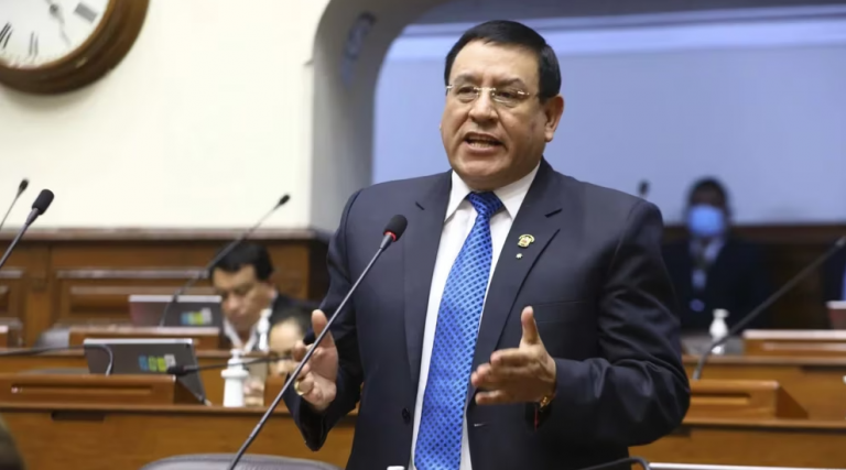 Alejandro Soto encabeza la candidatura del fujicerronismo para la Mesa Directiva del Congreso