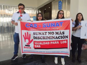 Trabajadores CAS-SUNAT exigen mejores condiciones laborales FOTO: Katherine Chipana