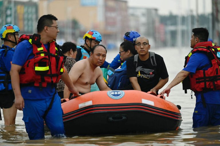 Pekín enfrenta las peores inundaciones en 140 años por intensas lluvias