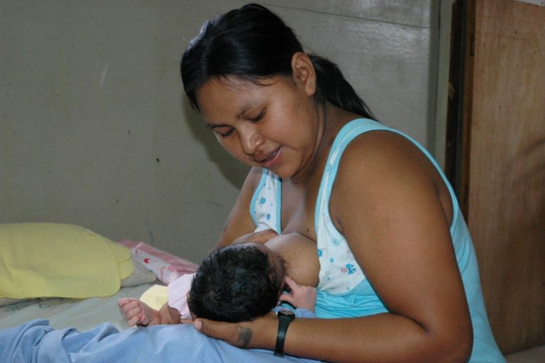 Unicef alerta sobre descenso de la lactancia materna y el uso de fórmulas comerciales