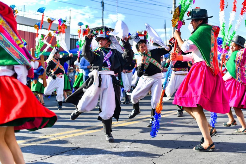 Danza del distrito de 𝗛𝘂𝗮𝘆𝗻𝗮𝗰𝗼𝘁𝗮𝘀, provincia de La Unión, ganador del Pasacalle Regional 2023 FOTO: Diego Ramos