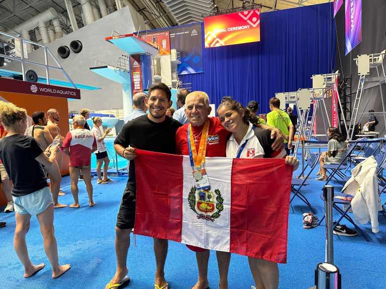 Oro para Perú: Clavadista de 71 años ganó la medalla de oro del World Aquatics Masters Championships en Japón