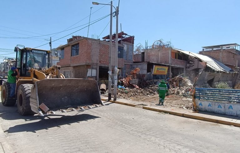 Paucarpata: Desalojan a personas que ocuparon terrenos del Estado
