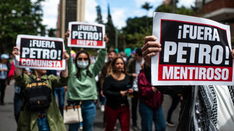 Oposición convoca a marcha para exigir renuncia de Petro por supuesto financiamiento ilegal en campaña