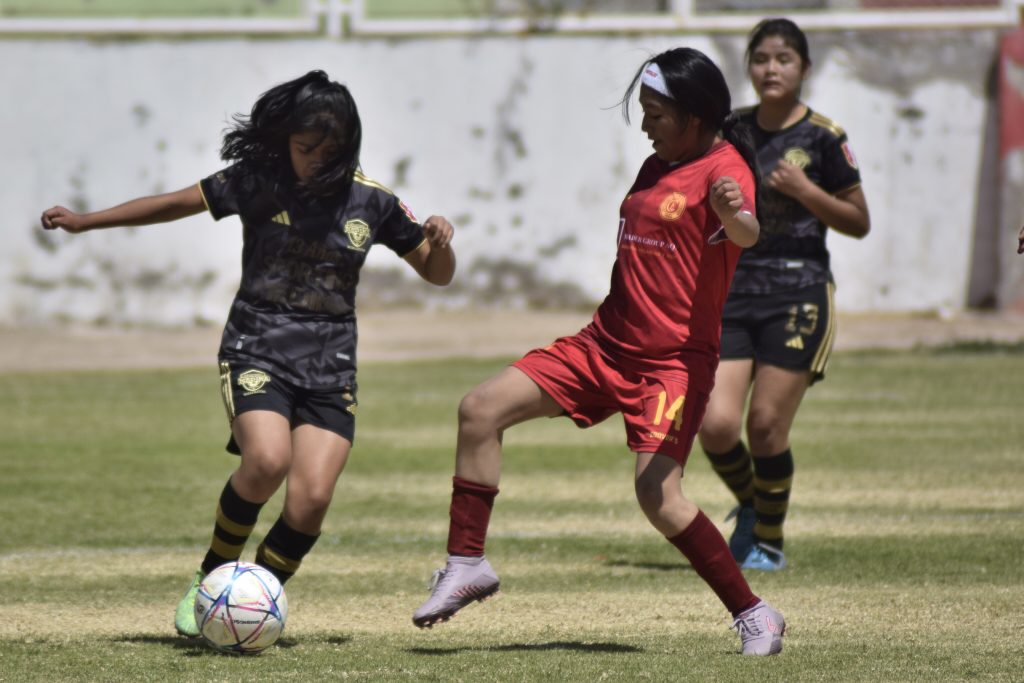 Sporting Medina venció 3-1 a Estudiantes de Comunicación por la Sub-16 del Torneo Juvenil Femenino de Arequipa.