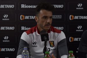 Mariano Soso en conferencia de prensa luego del entrenamiento de FBC Melgar.