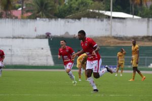 Gol de penal de Marlon de Jesús.
