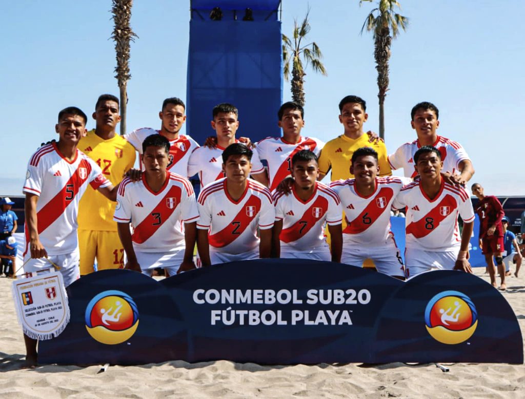 Perú venció 8-3 a Argentina en Fútbol Playa.