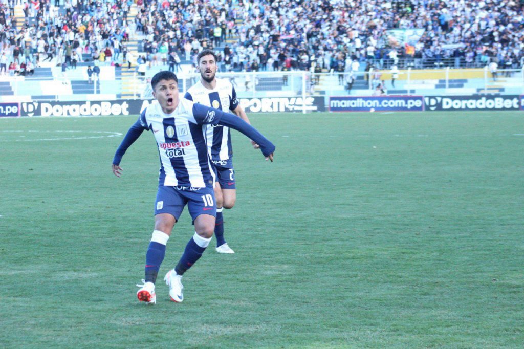 Jairo Concha anotó el empate para Alianza Lima en Cusco.