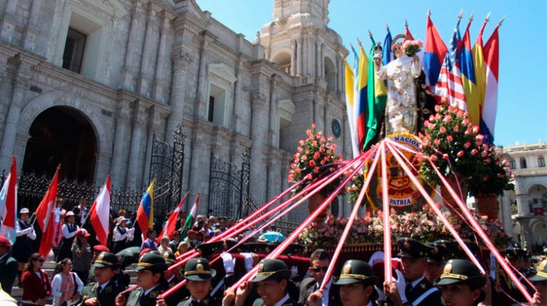 EN VIVO: Realizan procesión en honor a Santa Rosa de Lima