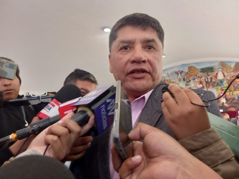 Exgerente de la Beneficencia denuncia que la separaron del cargo por injerencia del alcalde Víctor Hugo Rivera