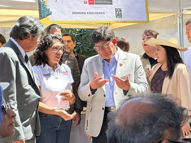 Ministra de Cultura anunció en Arequipa proyecto de ley para fomentar la lectura y el libro