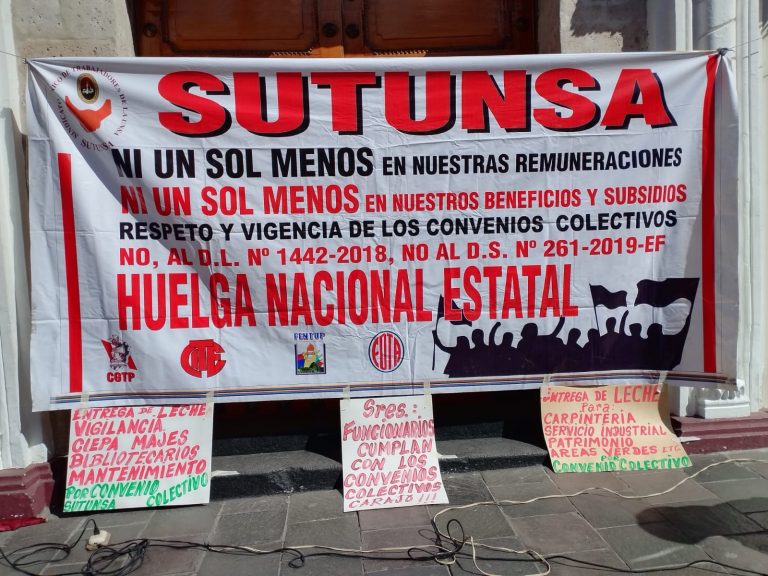 Sindicato del SUTUNSA realiza un plantón exigiendo el cumplmiento del convenio colectivo