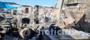 Taller mecánico se incendio esta madrugada FOTO: Isaac Vilca / HBA Noticias