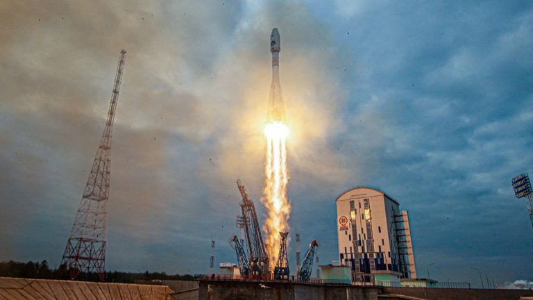 Rusia lanza su primera misión a la Luna después de 50 años