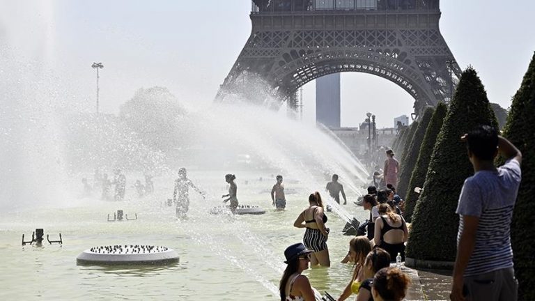 Francia se prepara para enfrentar la ola de calor más intensa y prolongada del verano