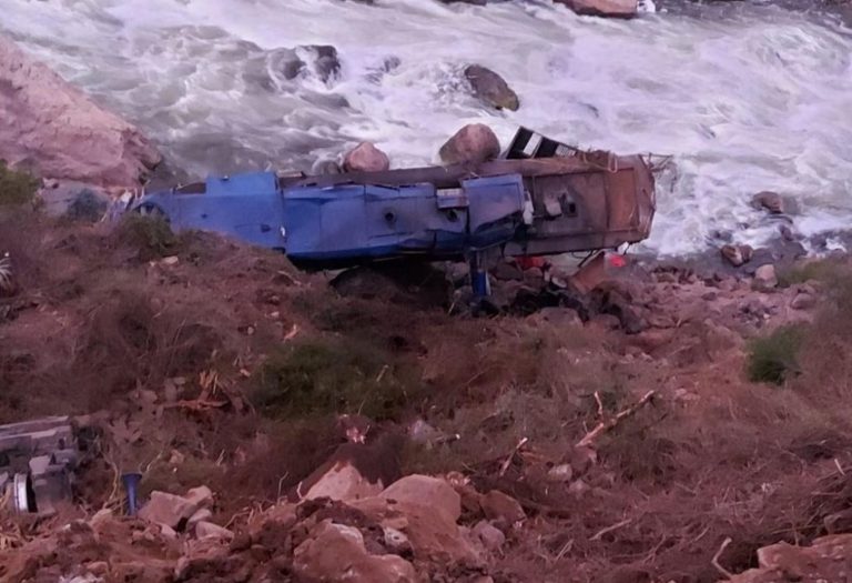Cusco: Tren se descarriló por derrumbe y dejó un muerto y dos heridos