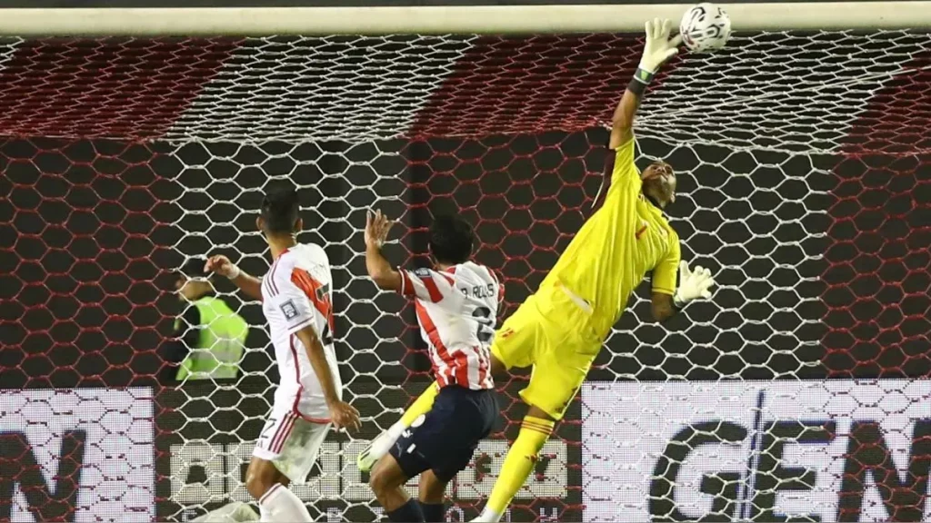 Pedro Gallese evitó que Perú caiga ante Paraguay en el arranque de las Eliminatorias.