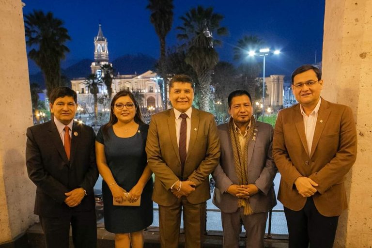 Gobernadores regionales fueron distinguidos como ‘visitantes ilustres’