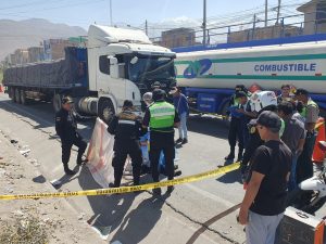 Anciano perdió la vida tras ser arrollado en la vía Arequipa-Yura FOTO: Isaac Vilca / HBA Noticias