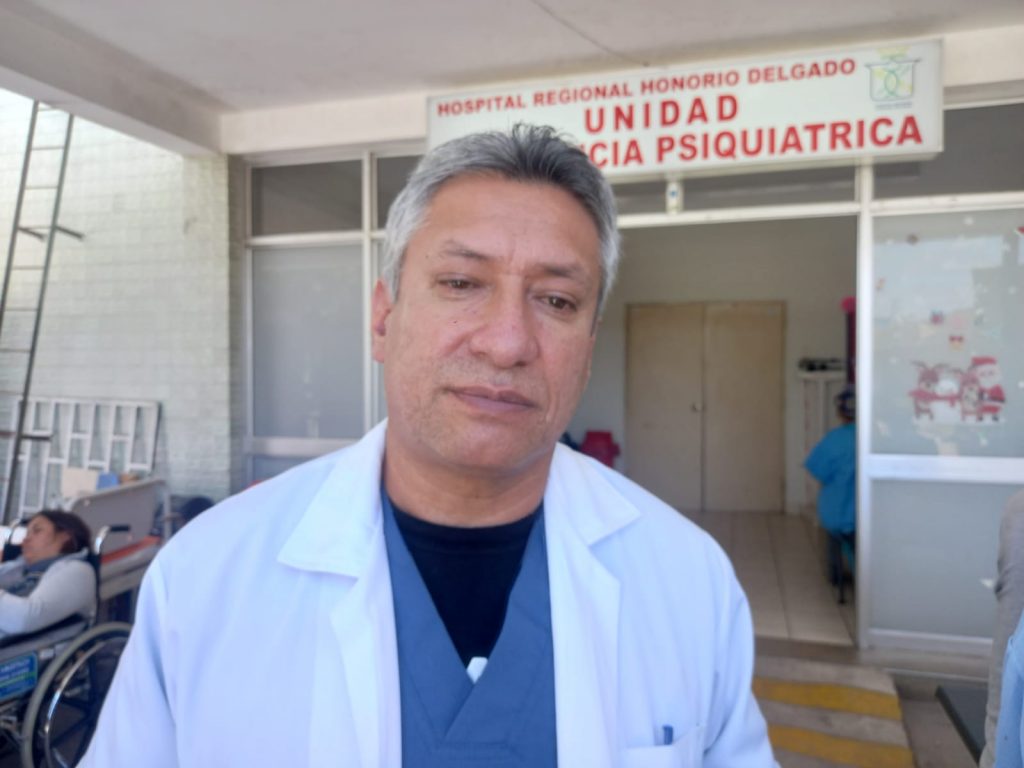 Jefe del departamento de psiquiatría del Hospital Honorio Delgado, Ricardo Ibáñez
