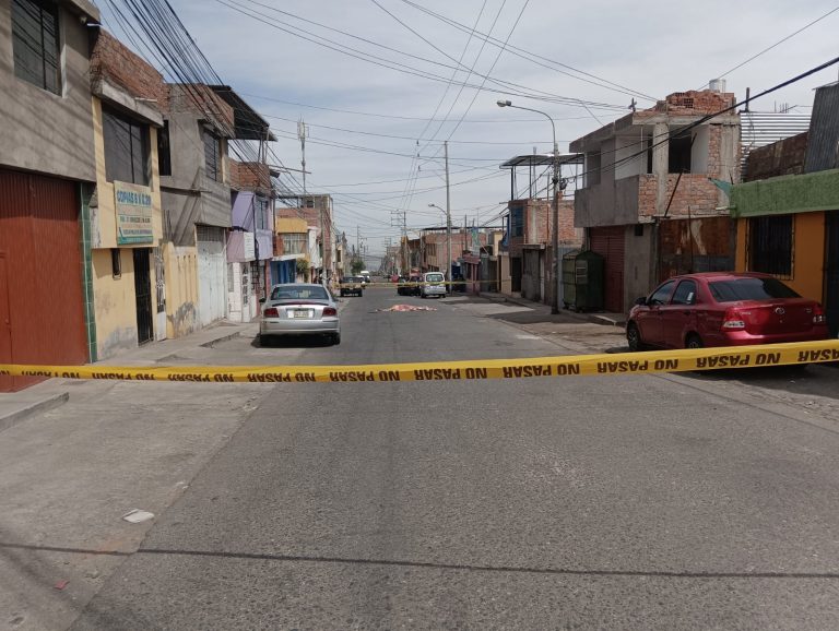 Paucarpata: Varón murió tras ser atropellado por un vehículo  en la zona de Miguel Grau
