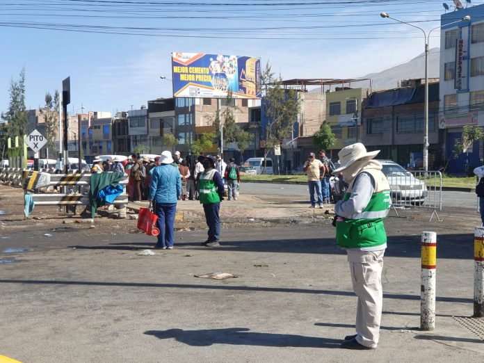 Municipalidad de Cerro Colorado busca controlar el comercio ambulatorio FOTO: Isaac Vilca / HBA Noticias Municipalidad de Cerro Colorado busca controlar el comercio ambulatorio FOTO: Isaac Vilca / HBA Noticias