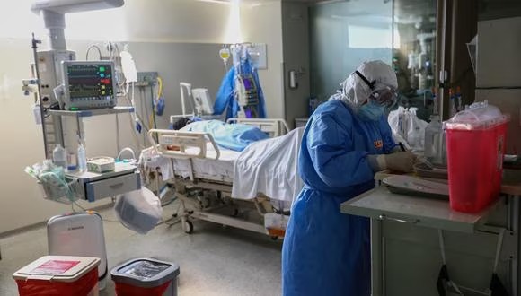 OMS advierte incremento de muertes y hospitalizaciones pro COVID-19
