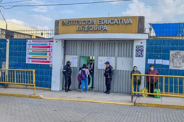 Denuncian cobros indebidos en el colegio Arequipa