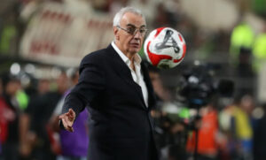 Jorge Fossati, campeón de la Liga 1 con Universitario de Deportes.