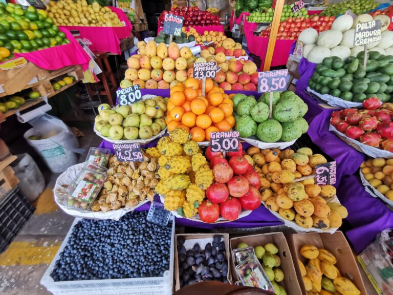 Conoce aquí el precio de las frutas en la plataforma comercial Río Seco