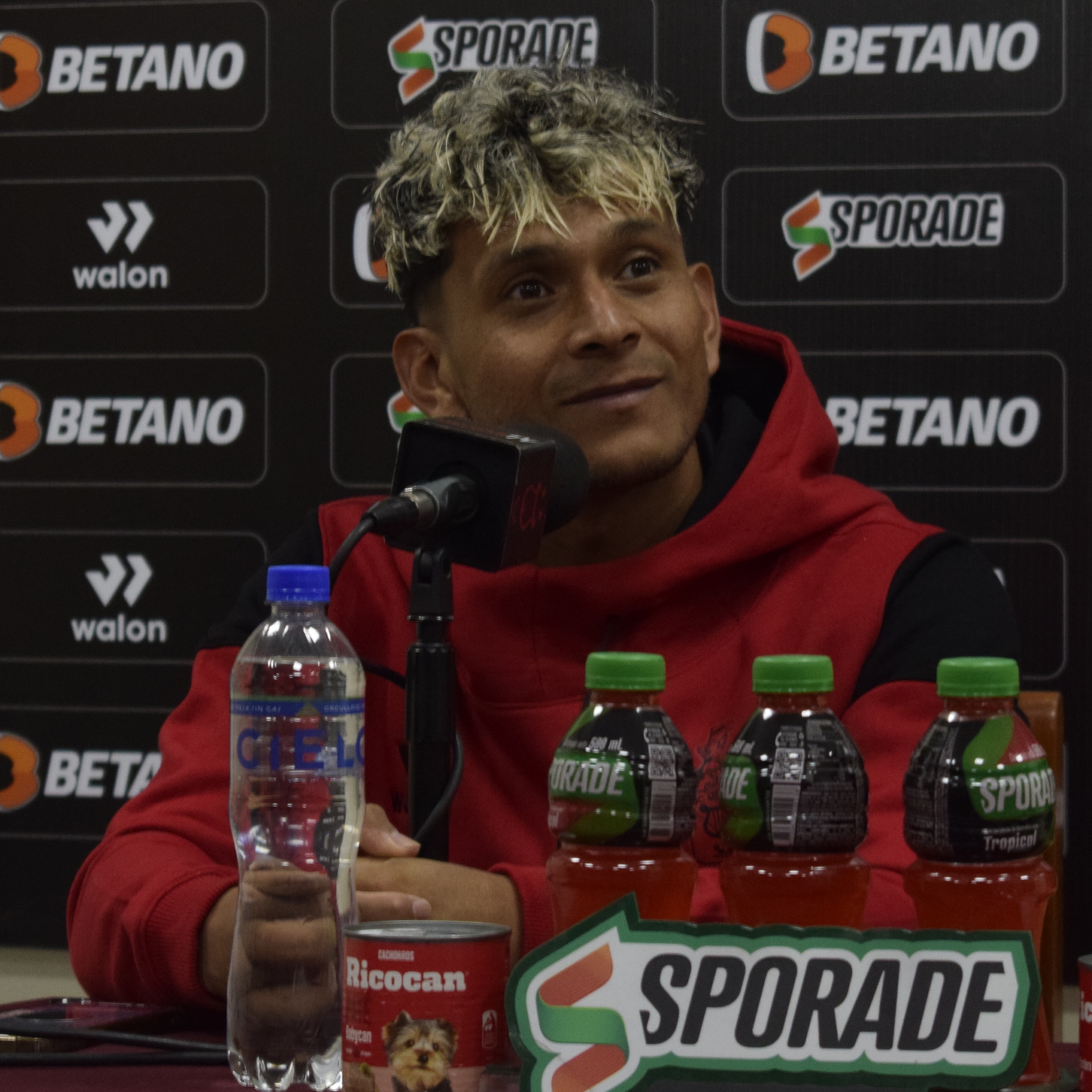 Lucas Diarte en conferencia de prensa.