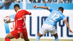 El duelo entre ADT y Cienciano fue que registró más tarjetas y más penales.