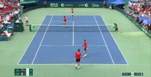 Celebración de la dupla peruana tras vencer en Copa Davis.