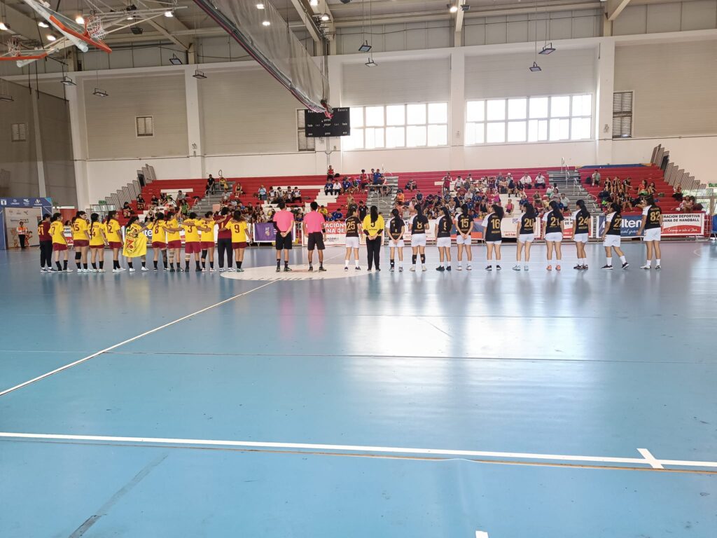 Imagen previa al duelo final del Campeonato Nacional de Handball en la rama femenina entre Tacna y Arequipa. 