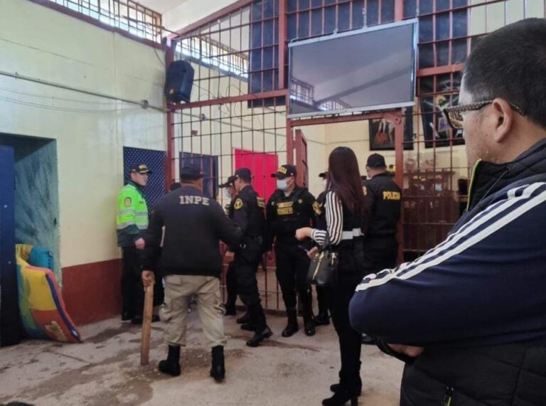 Cusco: Decomisan 188 envoltorios con drogas, celulares y armas punzocortantes en el penal de Quencoro