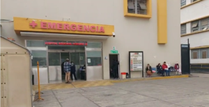 Mujer pierde la vida tras chocar su motocicleta contra automóvil en la Panamericana Sur