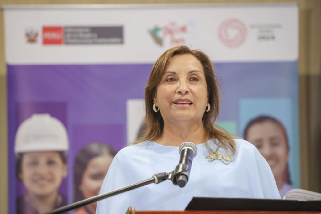 Presidenta Boluarte: «Debemos mantenernos unidos, priorizando el diálogo frente a las diferencias».