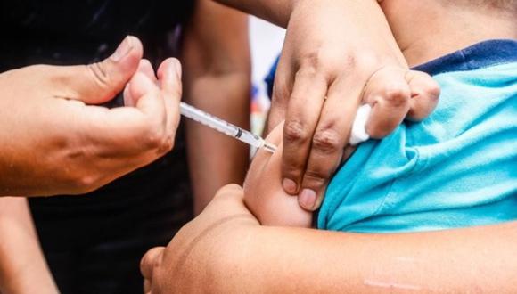 Piden vacunar a niños en edad escolar: un infectado del sarampión contagia a 18