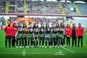 Plantel de FBC Melgar Femenino en la 'Tarde Rojinegra'.