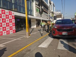 Delincuentes ingresaron al Mall Plaza de Cayma y se llevaron varios celulares valorizados en más de 10 mil soles FOTO: Rosa Cabanillas/HBA Noticias