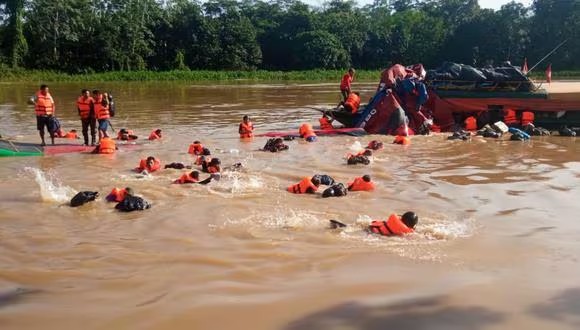 Ucayali: cinco heridos y dos desaparecidos tras choque entre embarcaciones