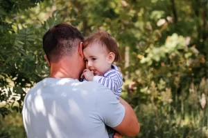 Padres no podrán ser despedidos hasta que su hijo cumpla un año de edad