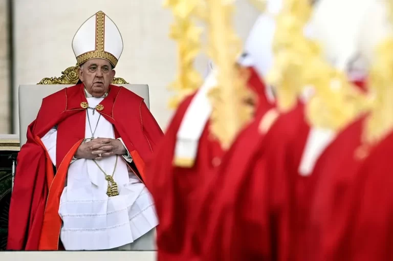 Domingo de Ramos: Papa Francisco no lee la homilía en misa de manera inesperada
