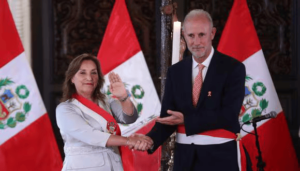 Canciller afirma que Dina Boluarte entendió que solo hará "viajes sustantivos" y "no exploratorios" al exterior