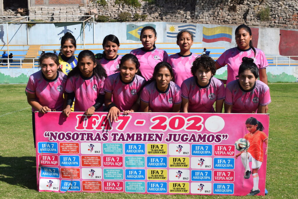 Equipo de Stella Maris, finalista de la categoría libre en el certamen de Nosotras También Jugamos.